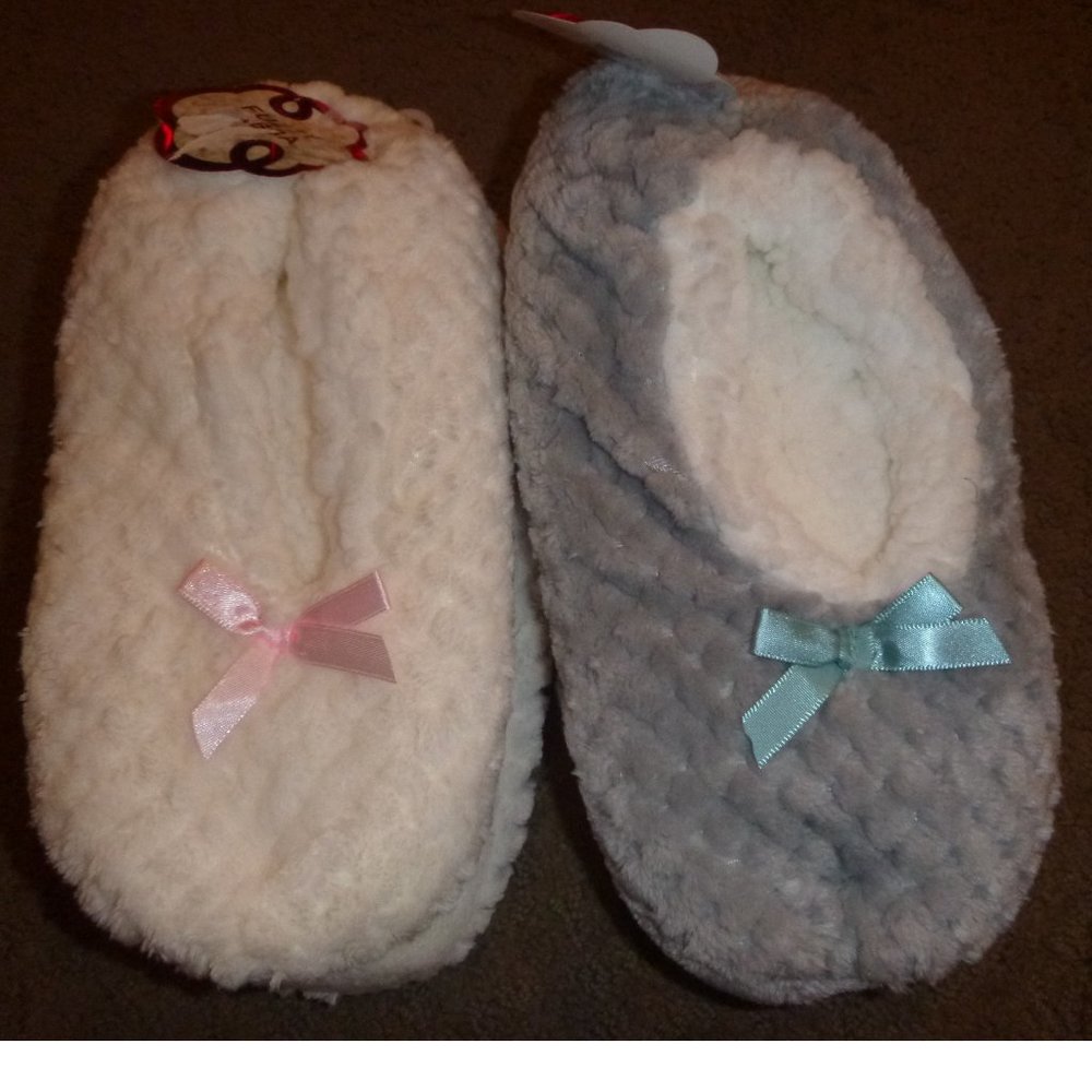 2 Pairs Fuzzy Babba Slipper Socks S/M 5.5-7.5 NWT
